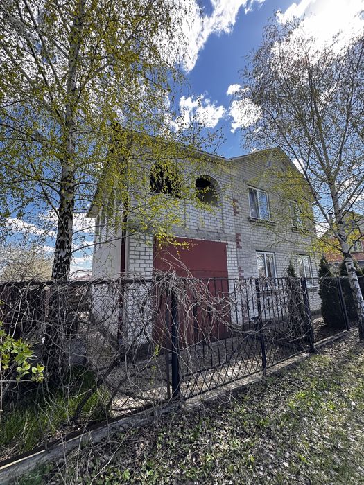 Продаж будинку за містом