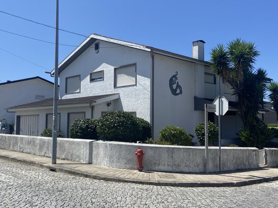 Moradia T3 com garagem e jardim