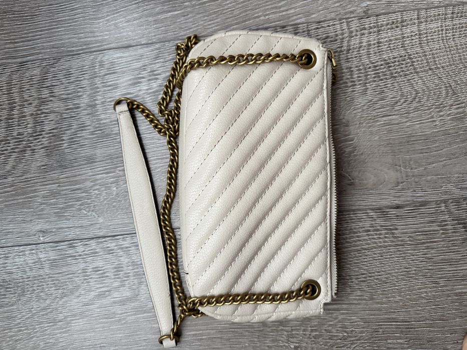 Сумка Guess молочна