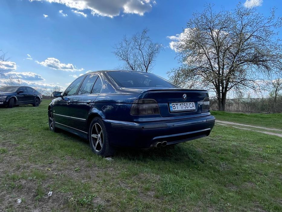 Продам БМВ е39 бензин