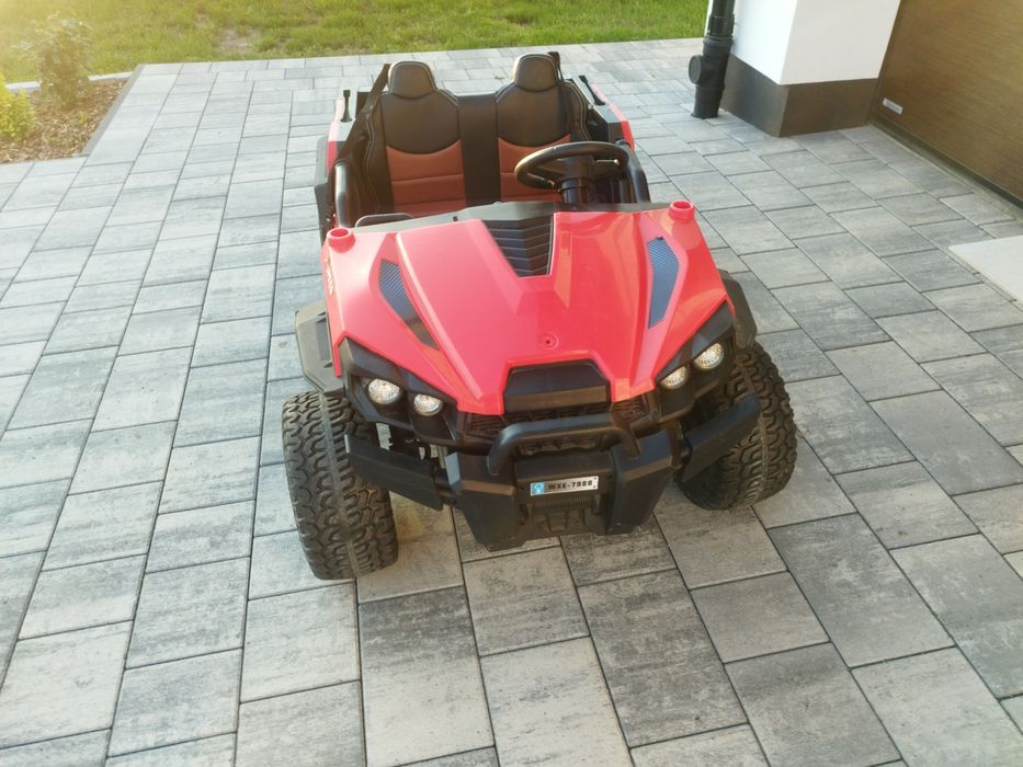 Auto na akumulator 4x4