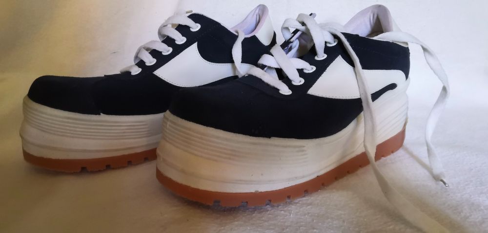 Туфли женские на платформе. Новые. Не использовались.