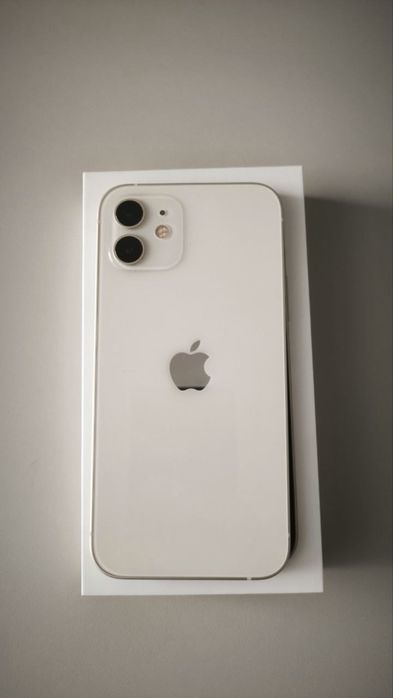 Продаю Iphone 12