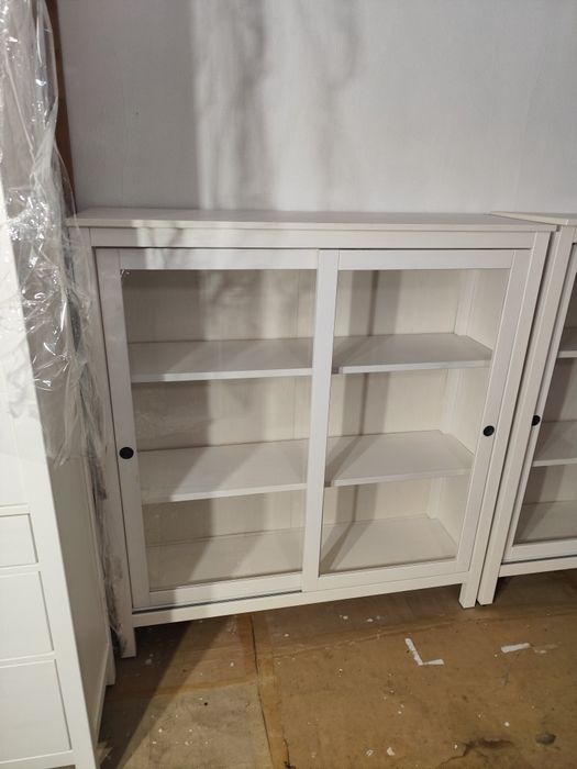 Witryna ikea hemnes