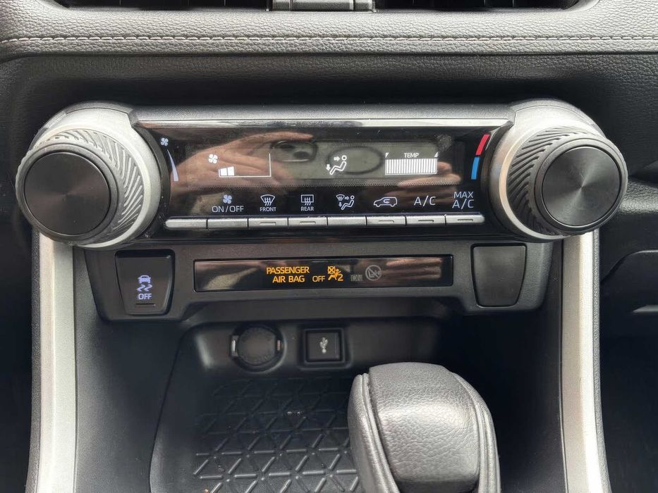 Toyota RAV4      2020
