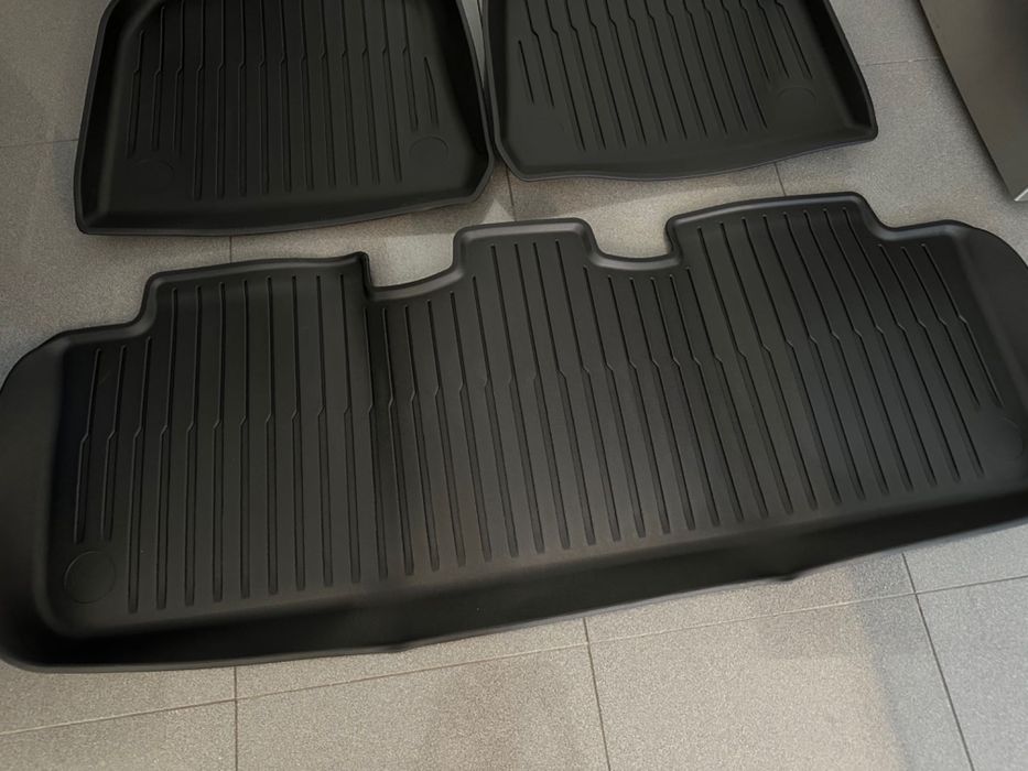 Conjunto 3 Tapetes Borracha TPE All Weather Tesla Model Y Novos