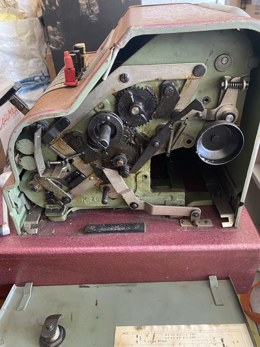 Antiga Caixa Registadora Marca ‘Tura’. Para decoração.