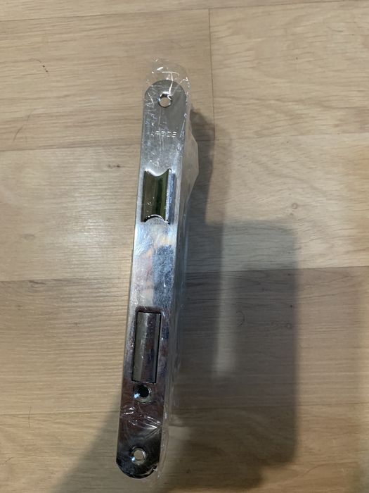 Замок врізний APECS