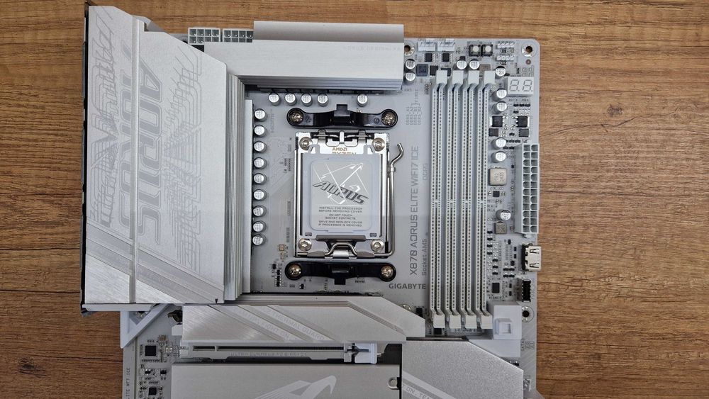 Płyta główna Gigabyte X870 AORUS ELITE WIFI7 ICE box gwarancja  406023