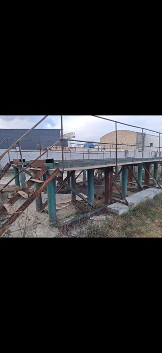 Естакада для вантажних авто