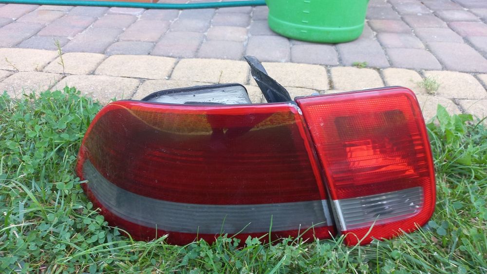 Lampy tyl  sabb93  sedan 04