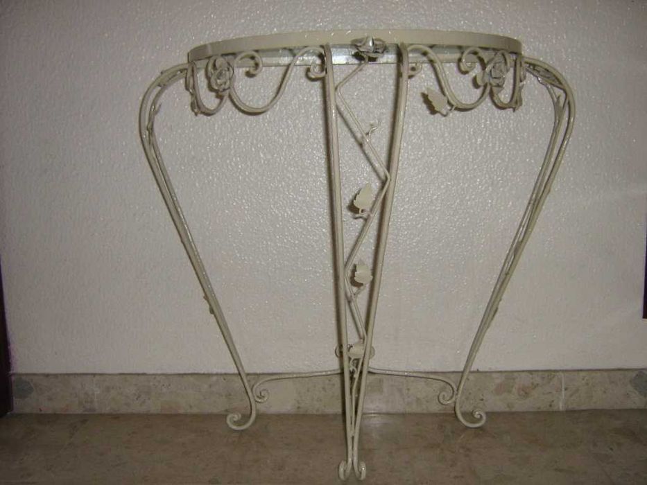 Mesinha de ferro vintage