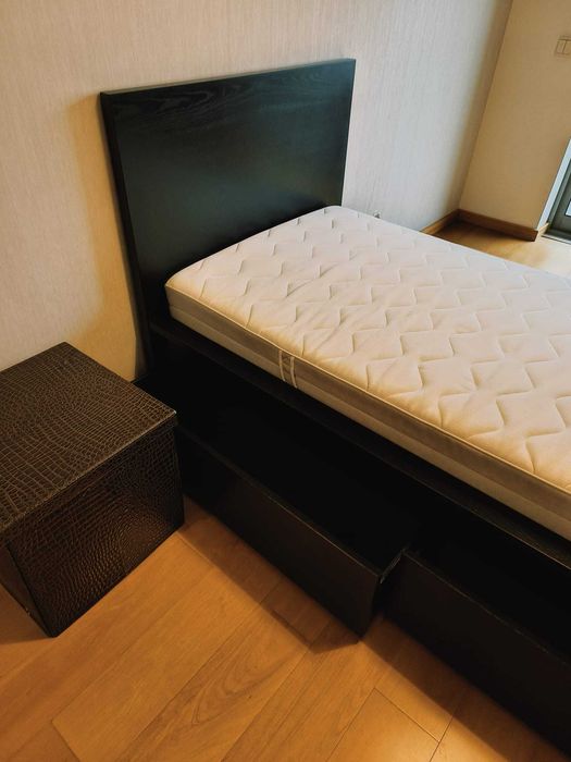Cama individual com gavetas Ikea - 90x200