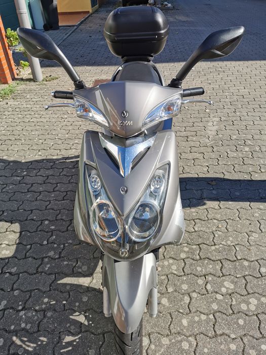 Sym vs 125  DE GARAGEM