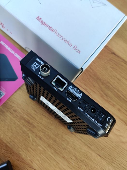 !!! DEKODER DVB-T2 / Tuner Android TV / Kaon KSTB6077 !!!