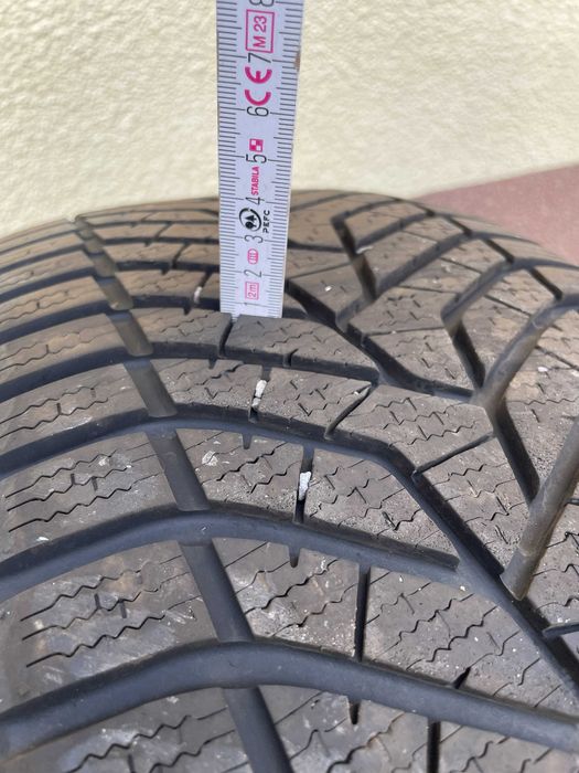 Opony zimowe Yokohama 245/45 R19 - 4 szt.
