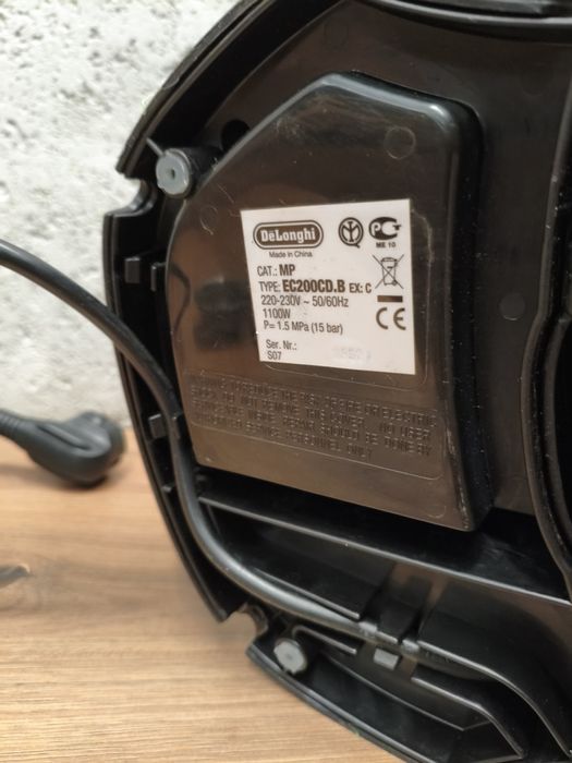 Ekspres ciśnieniowy De’Longhi EC200CD.B