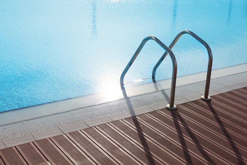 Обслуживание и уход за басейном