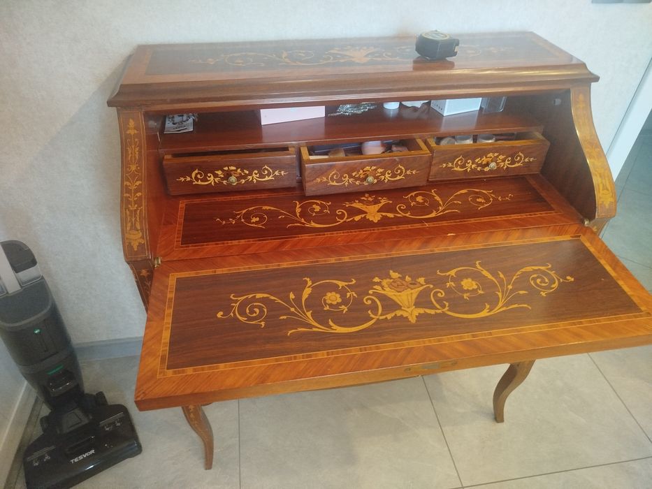 Elegancka komoda sekretarzyk  włoski, wysoki połysk