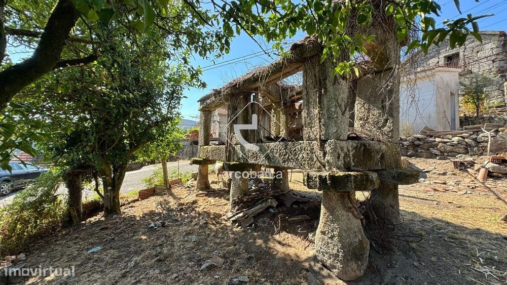 Moradia de pedra em Carralcova, Arcos de Valdevez