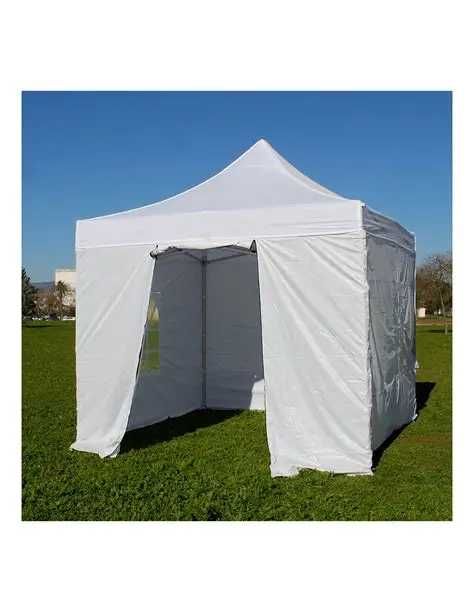 Tenda com armação metalica e cobertura impremiavel