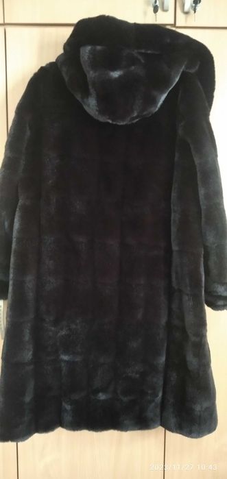 Продам шубу. Стан ідеальний, була одягнена 2 рази