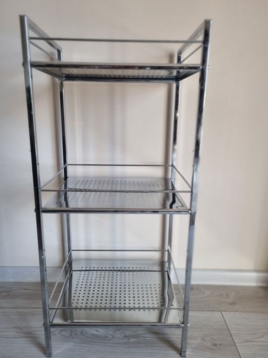 Łazienkowy regał ze stali nierdzewnej