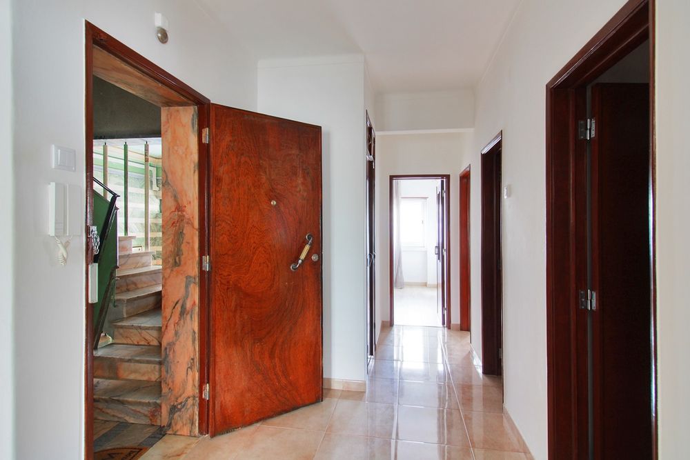 Alugo apartamento T3 no centro do Laranjeiro
