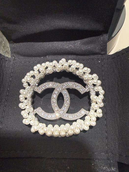 Chanel - unikatowa broszka