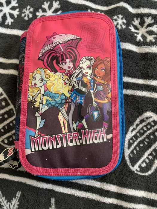 Piórnik Monster High + dodatki