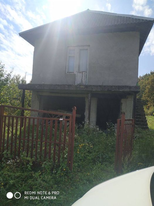 Продам дачу.Ужгородський район недалеко від  жд.зупинки Дачна