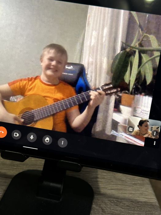 Уроки гітари онлайн