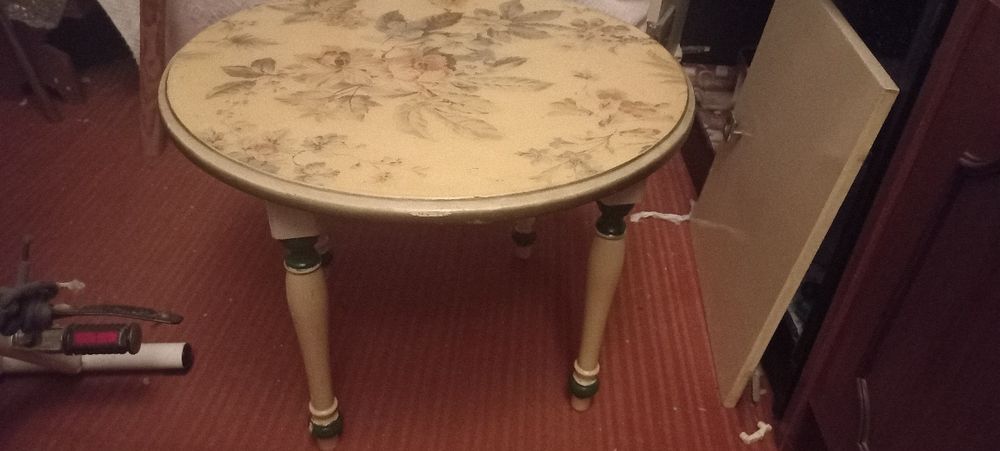 Mesa centro pequena muito antiga madeira