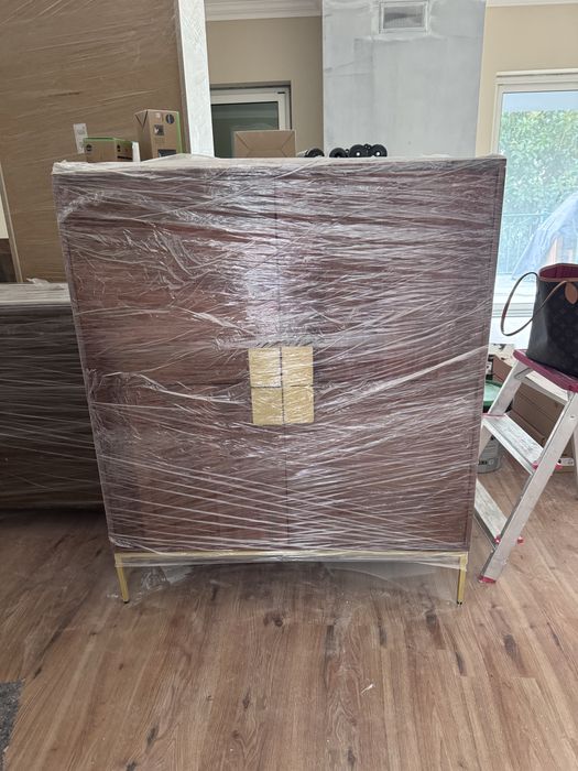 Aparador em madeira como novo