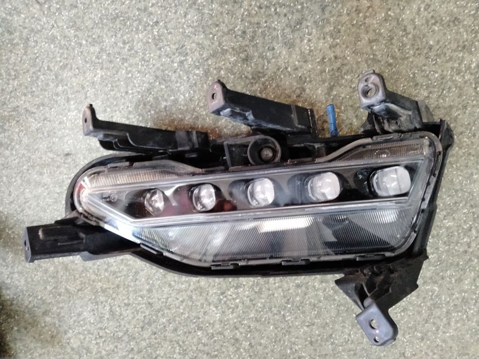 Hyundai i 40 LIFT Halogeny prawy / lewy  ramka. Wersja Europejska.