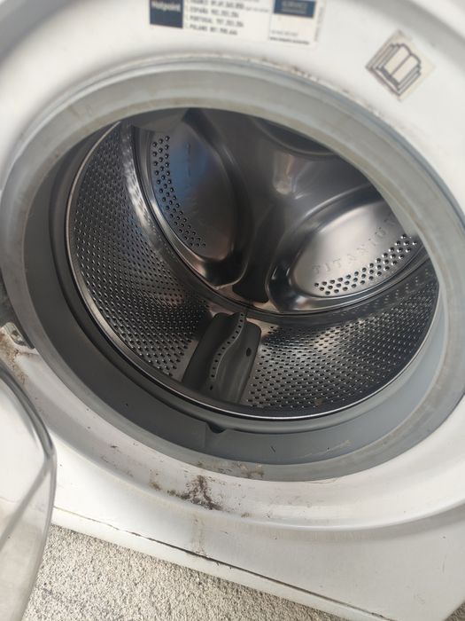 Máquina de lavar e secar roupa
