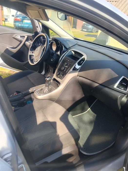 OPEL Astra j універсал