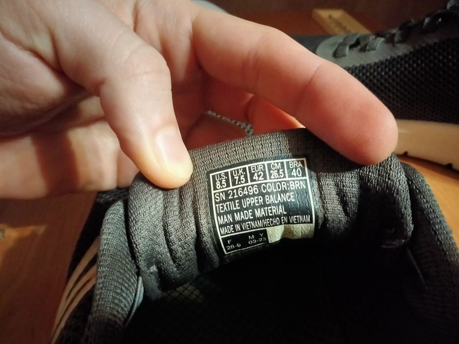 Кросівки в ідеальному стані