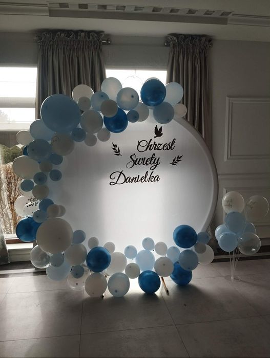 Oferuje dekoracje ścianki balonowej na różne uroczystości