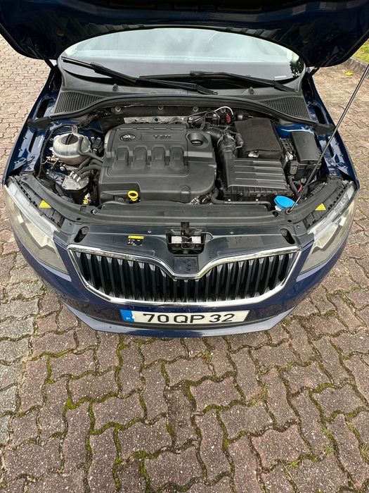 Skoda oktavia 2.0 tdi 150cv.Troco por um carro de sete lugares.