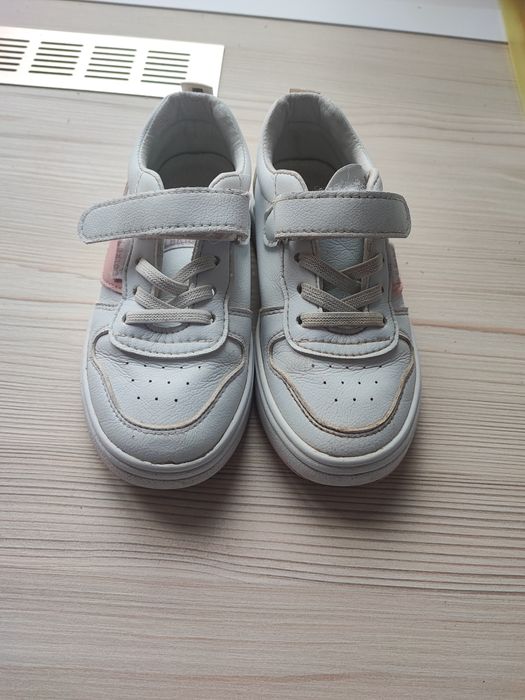 Взуття для дівчинки . 26 розмір.  Весняне взуття для дівчинки.