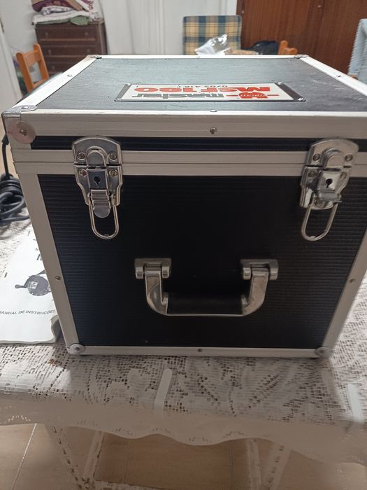 Máquina de abrir roços