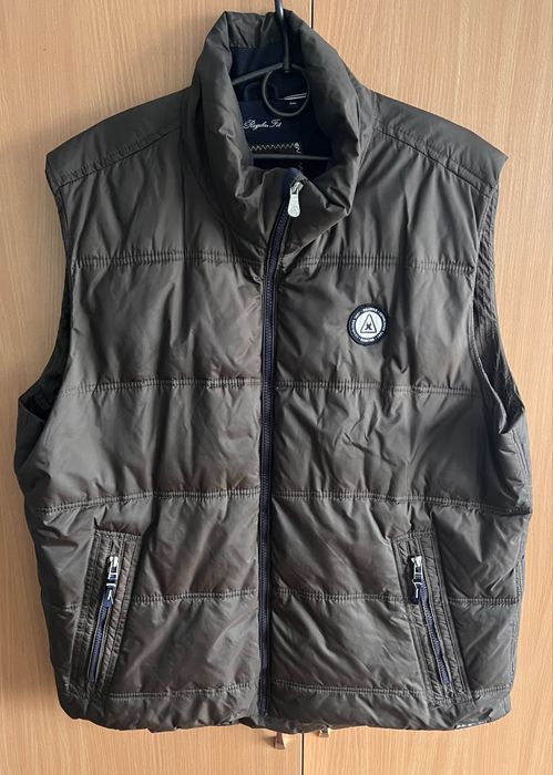 Великий асортимент різних курток (Napapijri, Jack Wolfskin, Prada, HH)