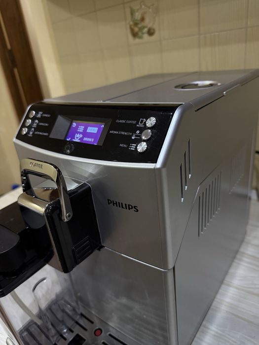 Автоматична кавоварка Philips Minuto One Touch Cappuсcino