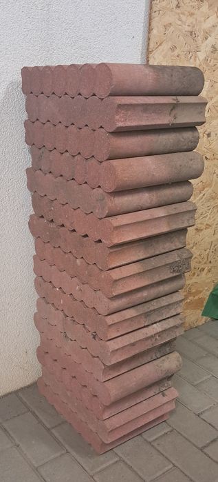 Obrzeże palisadowe czerwone