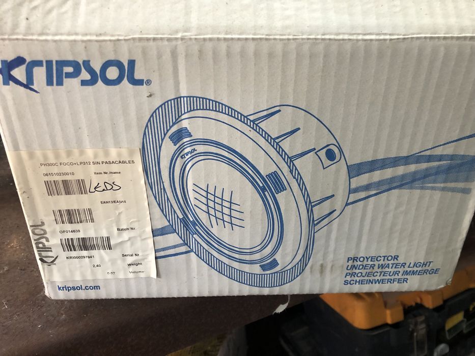 Pool Equipment64282570949378123