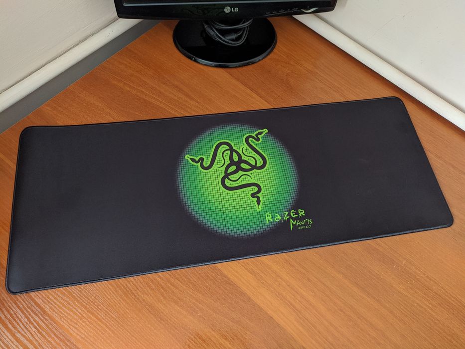 Коврик для клавіатури і мишки 780×300 Razer Mantis, Килимок