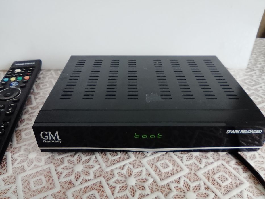 Спутниковый HD-ресивер Golden Media 990 Spark Reloaded ( GM990)