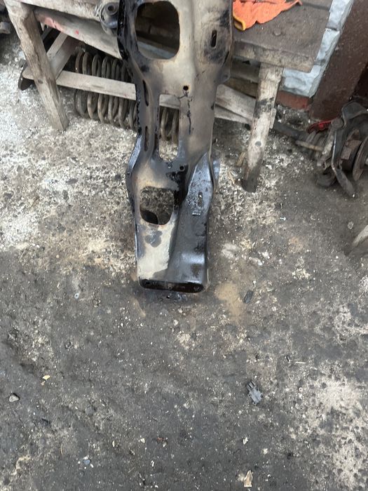 Подрамник балка перед Субару легаси subaru legacy год 04