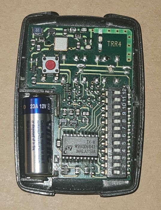 Comando garagem programável com 12 DIP switch